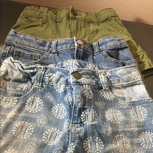 3 pairs of girls Cherokee shorts size 6/6x